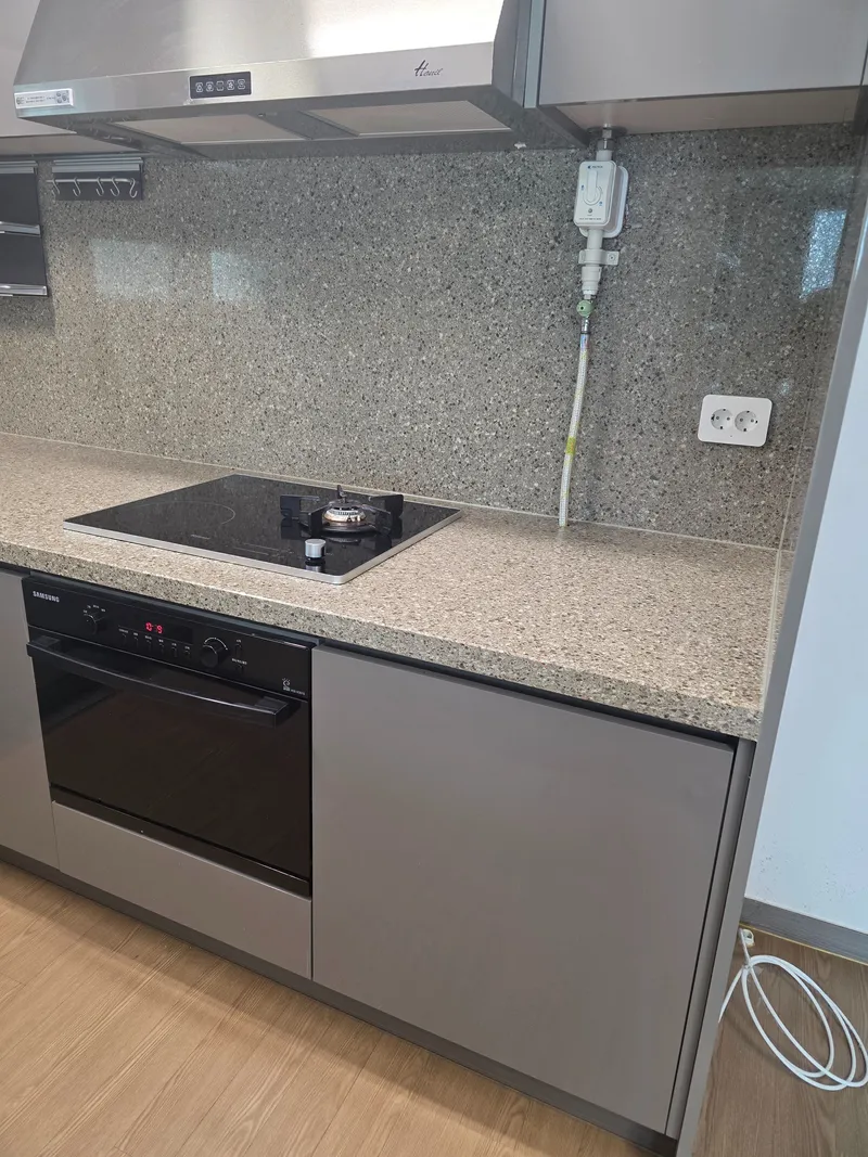 [Yeonsu, Incheon] 10-person ocean view full air conditioning 35 pyeong newly built 4-room apt 5