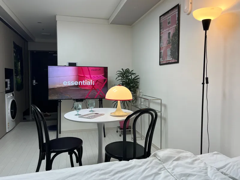 [Jung-gu, Daegu] 1 minute from Dongseong-ro/Full option/One room/Safe space/Netflix/Residence/ 25