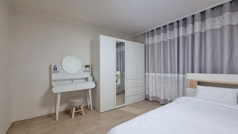 [Pyeongtaek] Just come, 3-room, full parking option 2