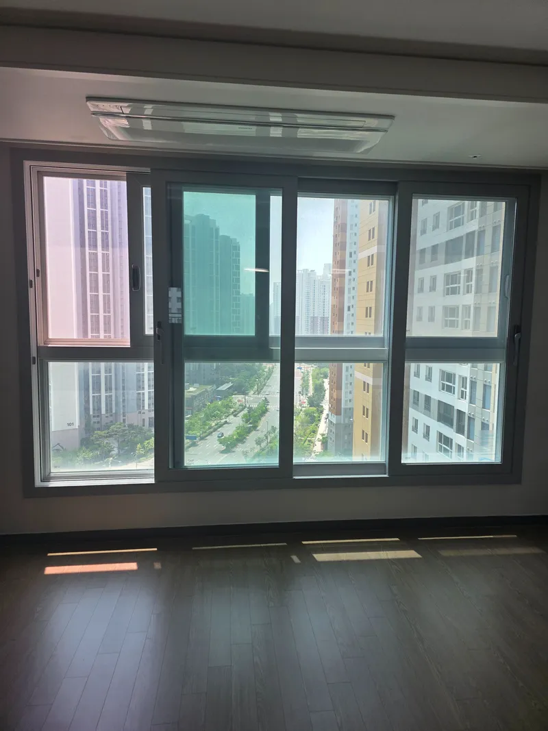 [Yeonsu, Incheon] 10-person ocean view full air conditioning 35 pyeong newly built 4-room apt 6