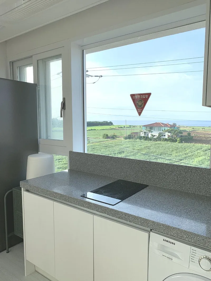 [Aewol, Jeju] A detached townhouse with a jacuzzi overlooking the nearby sea, coastal road 1 48