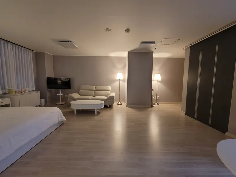 [Goyang] A spacious 5th floor house with a great view of Juyeop Station and Daehwa Station (17 pyeong exclusive use area) 5
