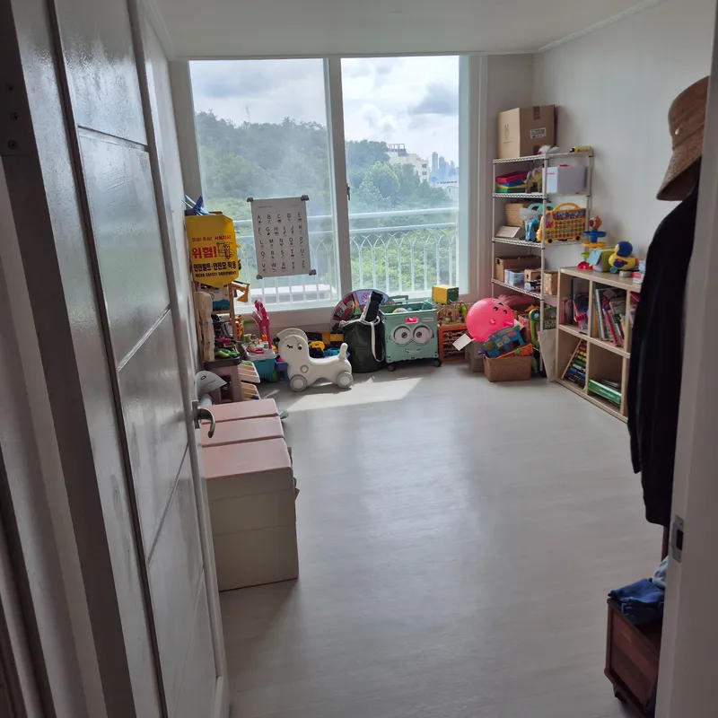 [Mapo, Seoul] Quiet mountain view near Sinchon and Hongdae Station 3
