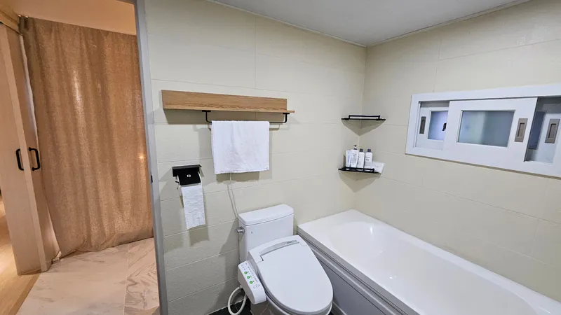 [Busanjin, Busan] 10-minute walk from Gaegeum Subway Station, 3-minute walk from Singaegeum Bus Stop 13