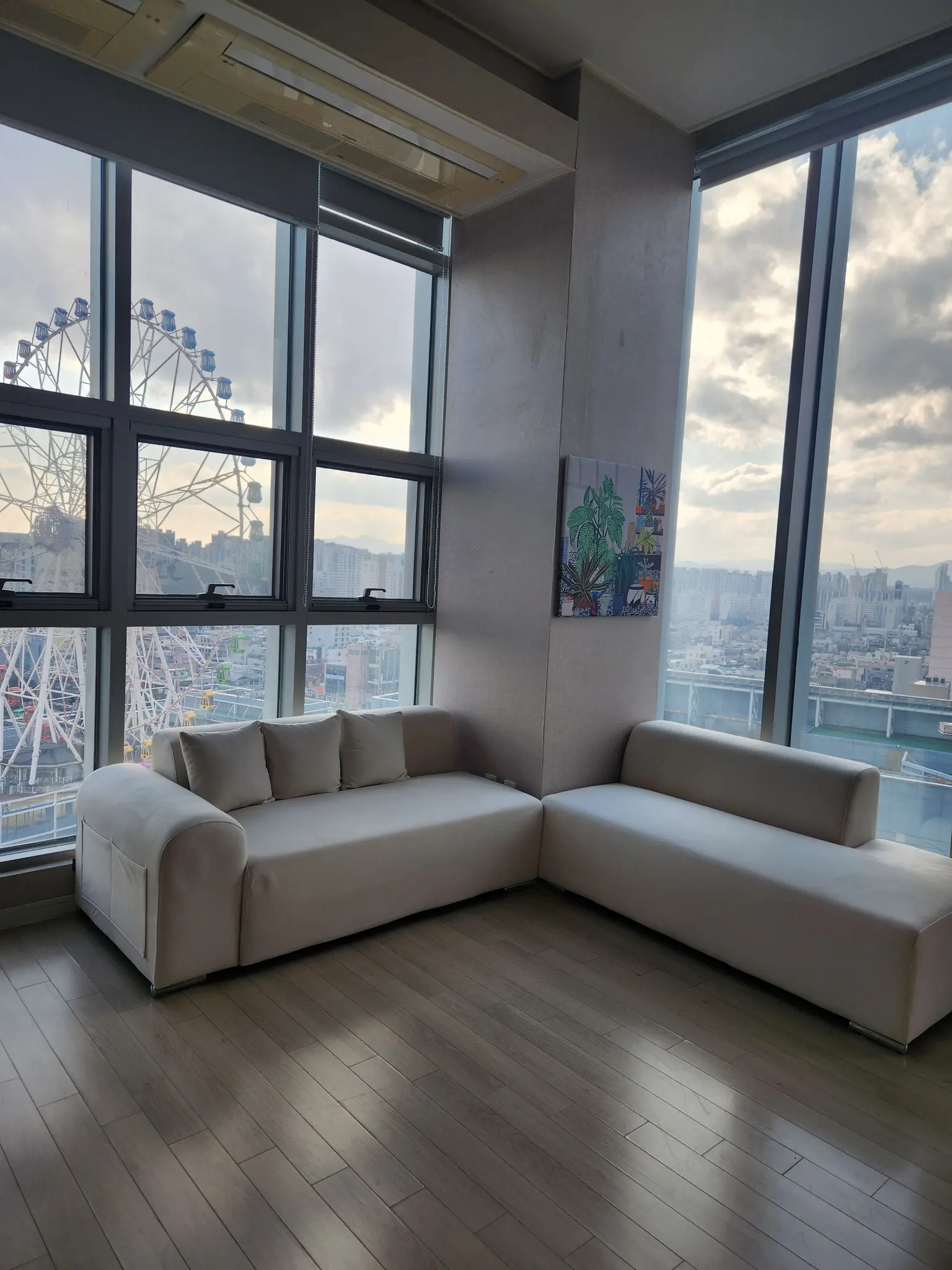 울산 남구 오피스텔 원룸·최대 2인 삼산 관람차가 보이는 시티뷰 오피스텔 대표 사진