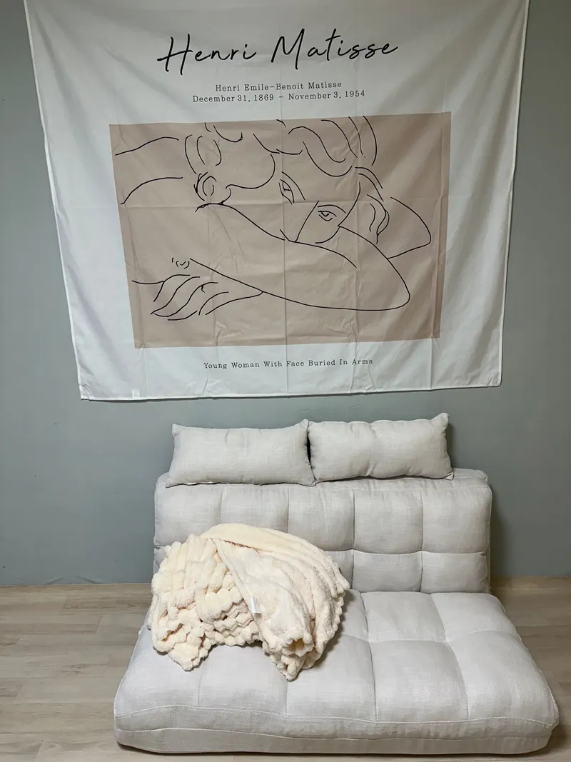 [Cheonan] This is a pretty, comfortable room located close to Cheonan Bongmyeong Station (10-second walk) and Soonchunhyang Hospital (2-minute walk). 4