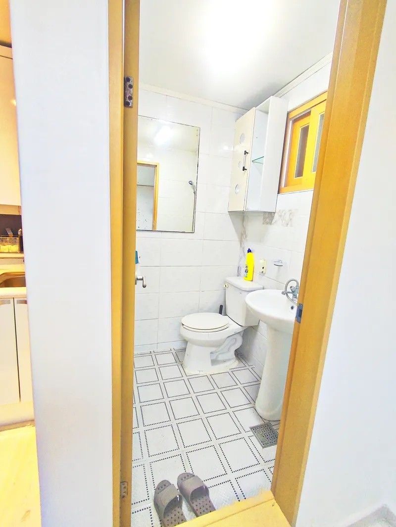 [Gwanak, Seoul] 8 minutes walk from Sillim Station and Danggok Station, 101. Semi-basement 9