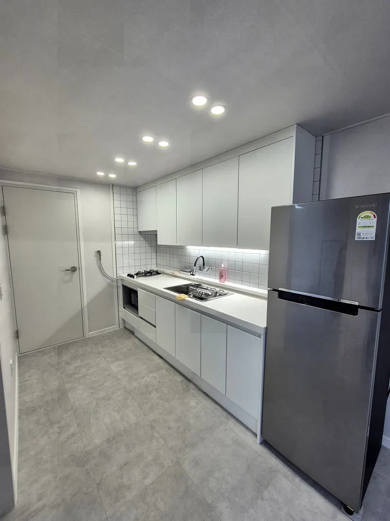 [Pohang] Large room 2 / Large living room / Kitchen / Parking D12 7