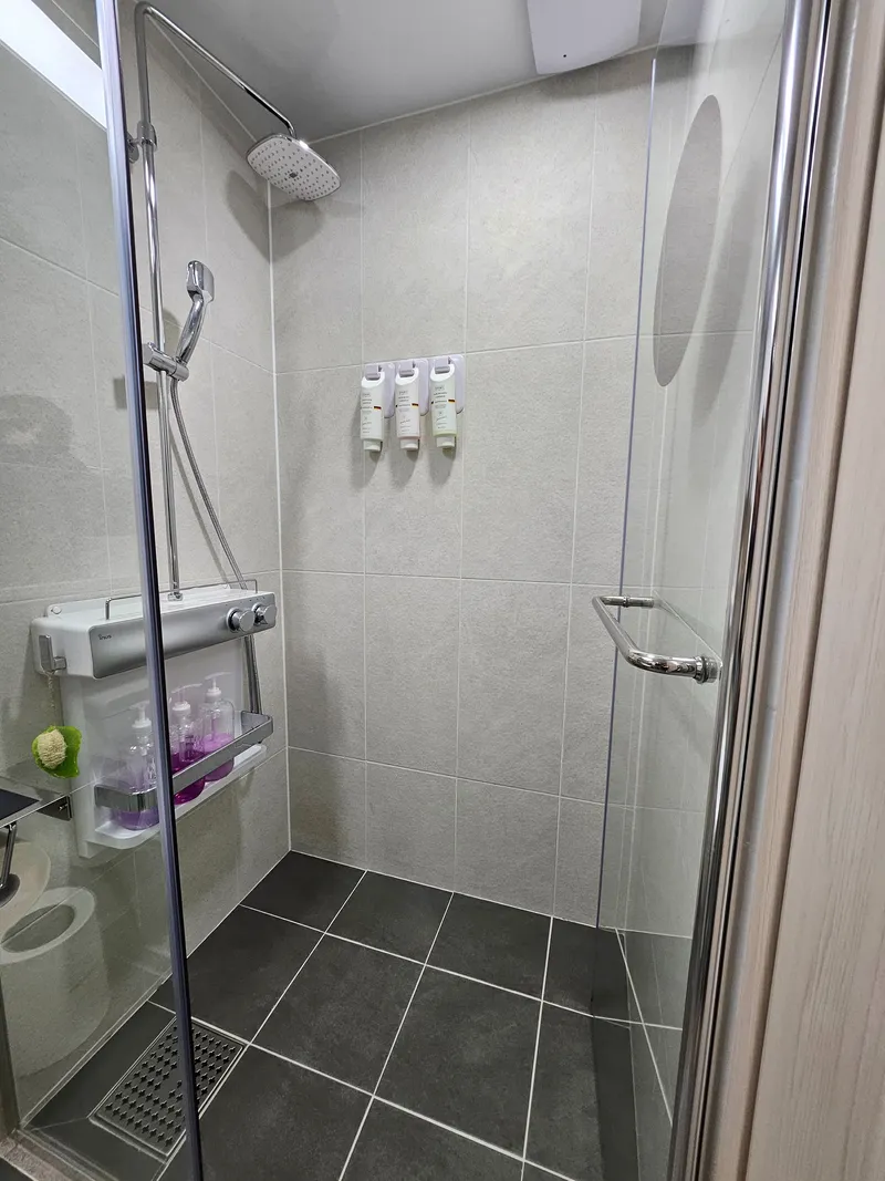 [Yangyang] Front ocean view, 4 people, bed sunrise view, spacious terrace, full options, OTT available 9