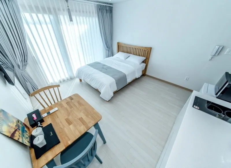 [Namwon, Seogwipo][Room 103] Private Family Space Terrace 2 Party Rooms 2 Large Rooms 2 Bathrooms 1 Living Room 2