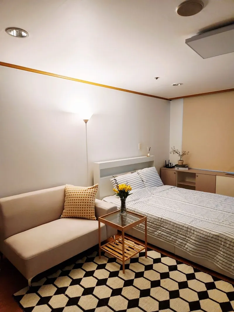 [Yeongdeungpo, Seoul] 2-minute walk from Yeouido Saetgang Station / Free parking / Fully furnished 4