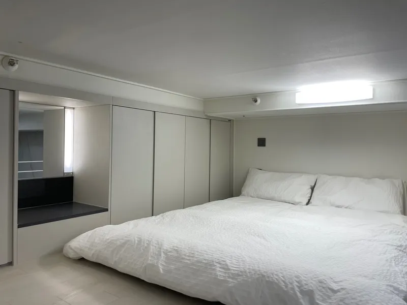 [Jung-gu, Seoul] A two-story, wide, high window with a view of Namsan and Inwangsan, Euljiro and Dongdaemun Station 5
