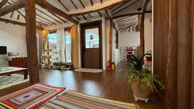 [Ganghwa, Incheon] Private Country House on Ganghwa Island / Rafter-Style Accommodation / Outdoor Garden / Country Staycation / Bonfire 10
