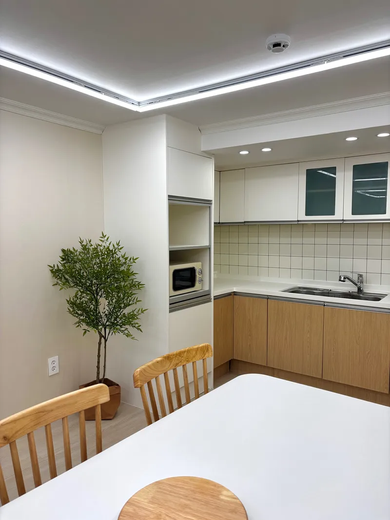 [Jongno, Seoul] Seochon Gyeongbokgung Station 4-room house with yard 19