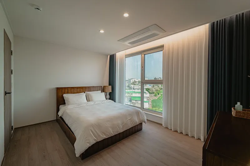 [Daejeong, Seogwipo] Entire 4th floor accommodation with a view of the ocean and Sanbangsan Mountain 6