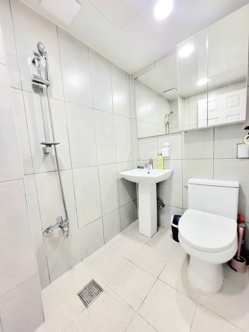 [Suyeong, Busan] 3 minutes from Gwangan Station, a beautiful and happy home with a class A queen bed and large TV~ 18
