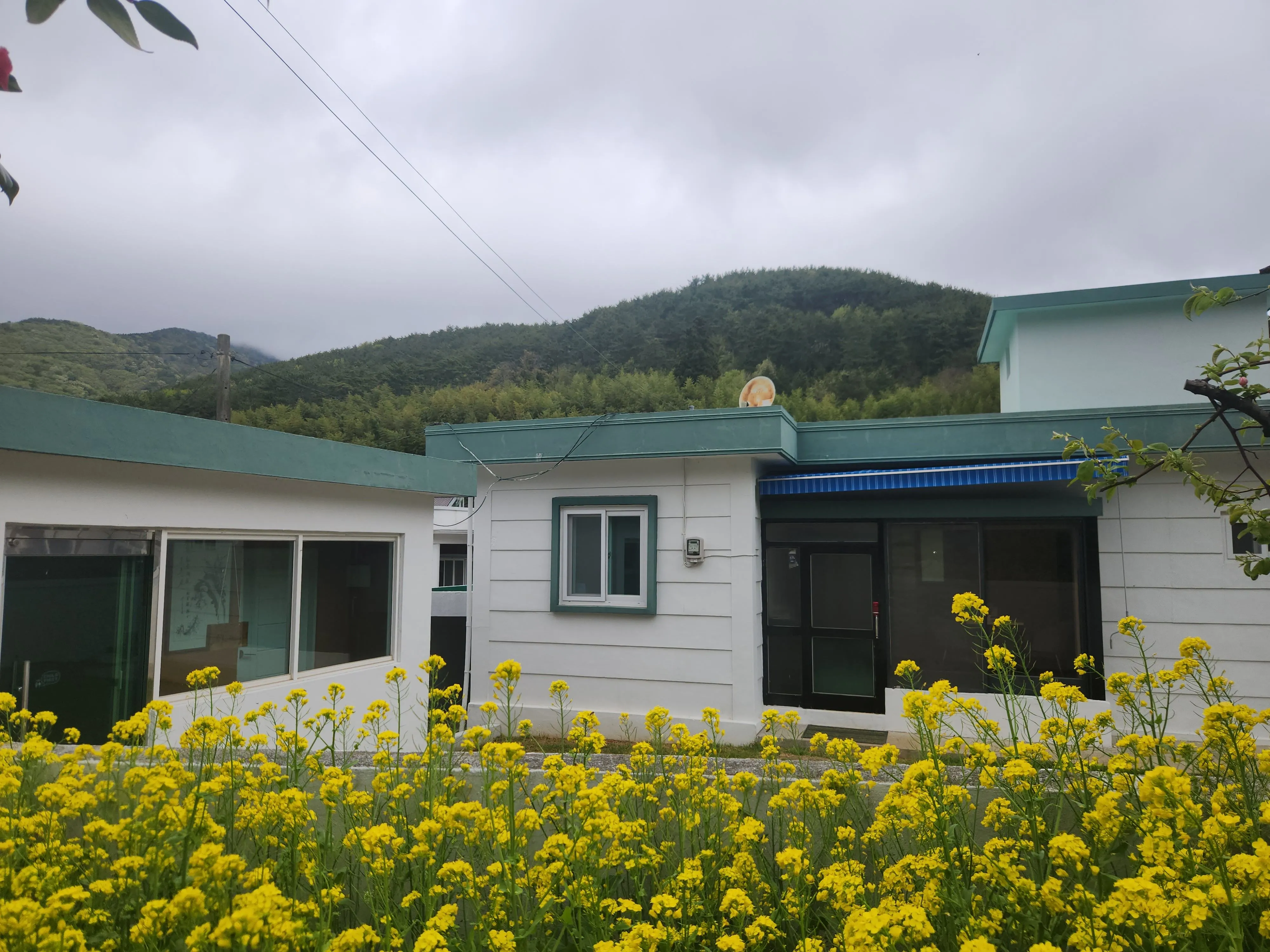 Geoje-myeon Three-Bedroom Villa with Yard
