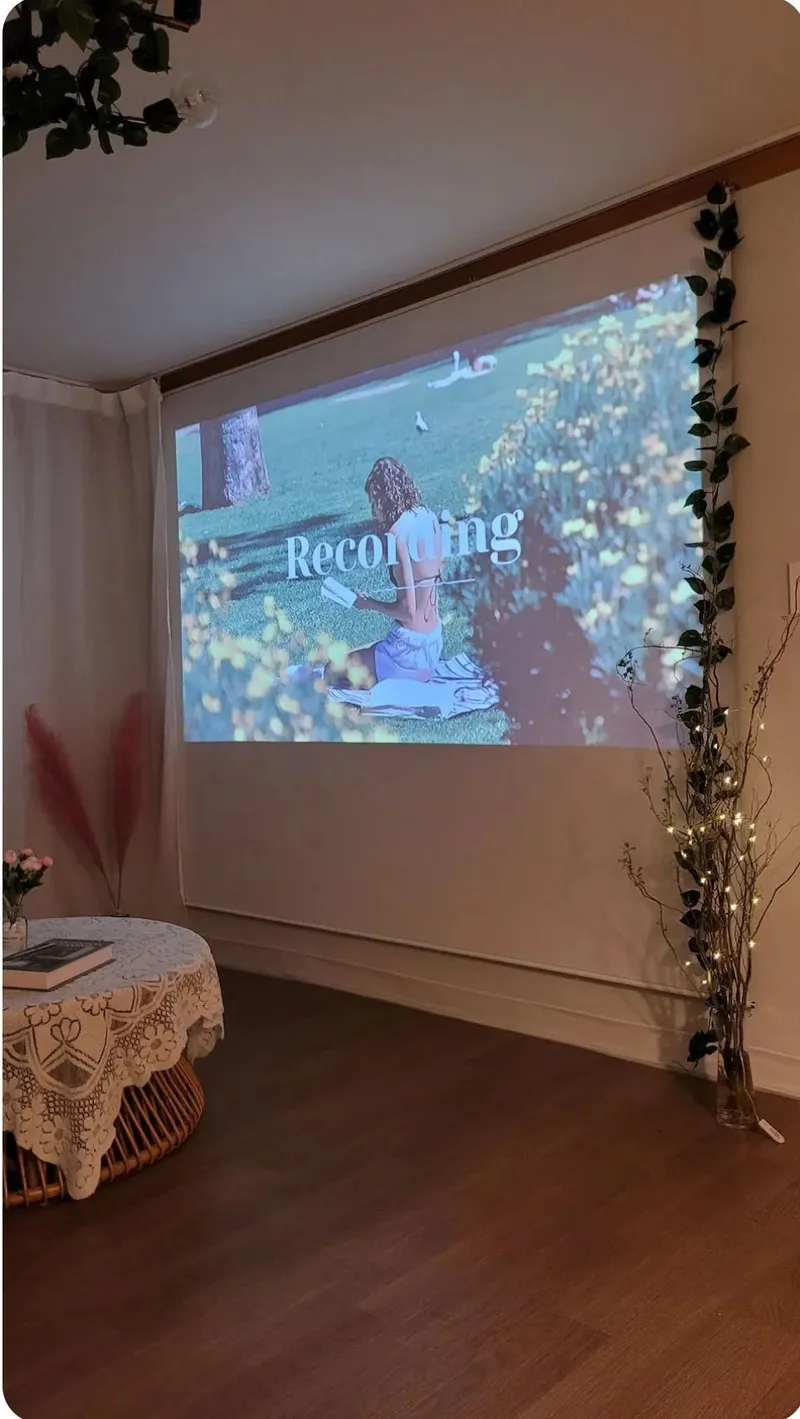 [Michuhol, Incheon] 5 minutes from Ganseok Station, a beautiful two-room large living room with a maximum of 4 people beam projector 12