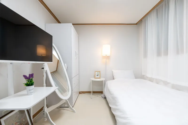 [Mapo, Seoul] 10 minutes walk from Hongik Univ. Station, Yeonam-dong 2