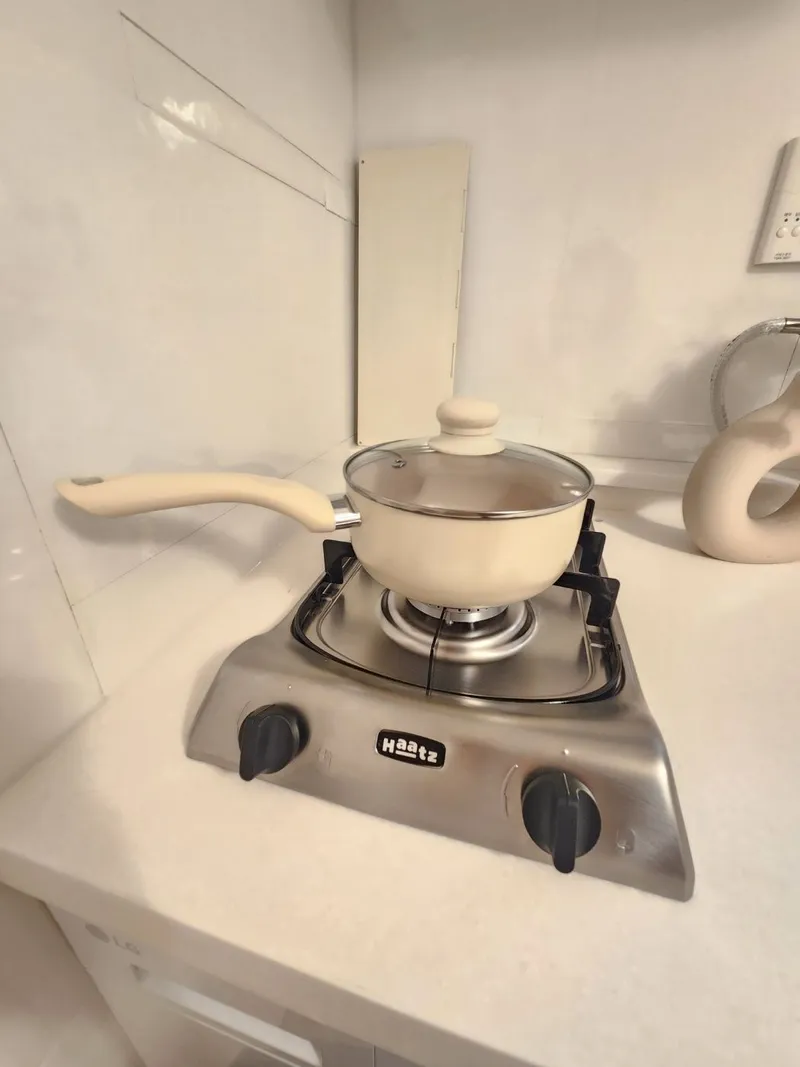 [Mapo, Seoul] 3-minute walk from Ewha Womans University Station, up to 5 people, 3 beds, fully equipped two-room with washing and drying facilities 30