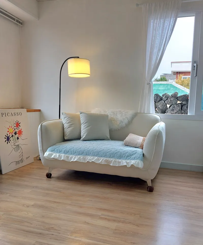[Gujwa, Jeju] A one-minute walk from the beach. A one-month stay at Kimnyeong Doldamjip (outer building). 3