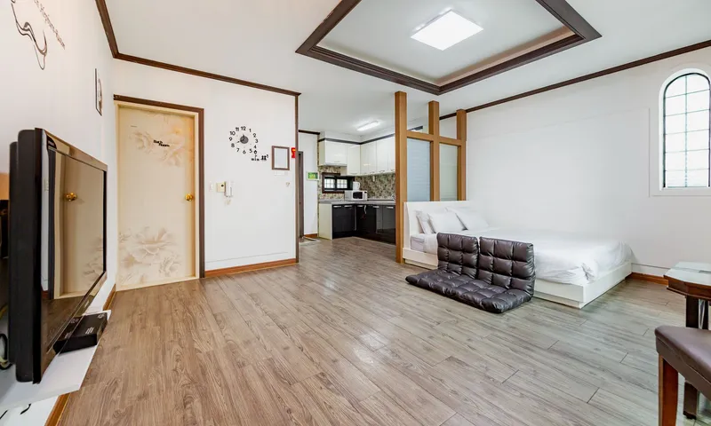 [Geoje] A resort pension on Gajodo Island, located midway between Geoje and Tongyeong. 8