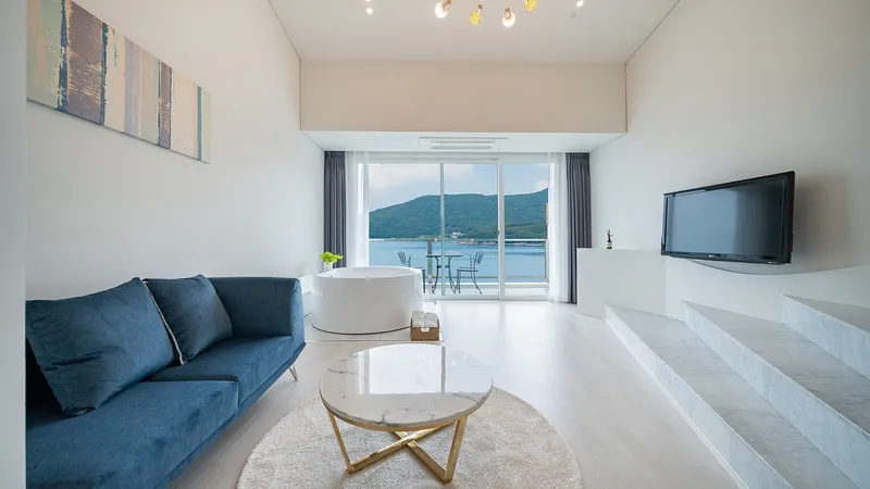 [Geoje] Yundol Village Emotional Ocean View Pension (C Building 201 or D201) 2
