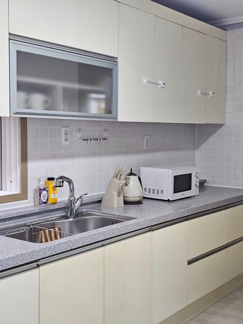 [Suyeong, Busan] 6 minutes from Gwangalli Station / 5 minutes from the beach / 6-person two-bedroom / 2nd floor, spacious yard 25