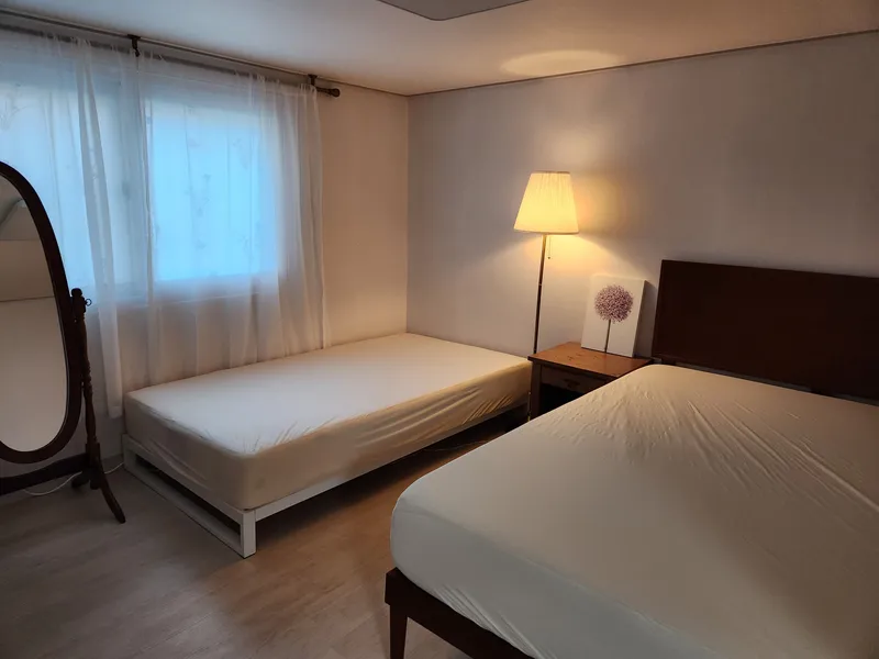 [Guro, Seoul] Gocheok Sky Dome, 7 minutes walk from Gaebong Station on Line 1. Parking available in front of Yeongdeungpo Department Store. 2