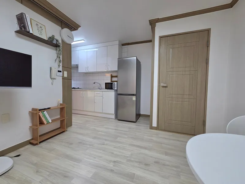 [Jeonju] Jeonbuk National University, 10-minute walk from the terminal, free parking, clean accommodation 204 12