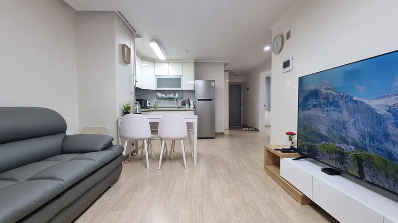[Pyeongtaek] Just come, 3-room, full parking option 10