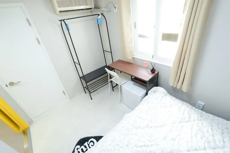 [Anyang] Room 302, a stylish accommodation near Anyang Station 9