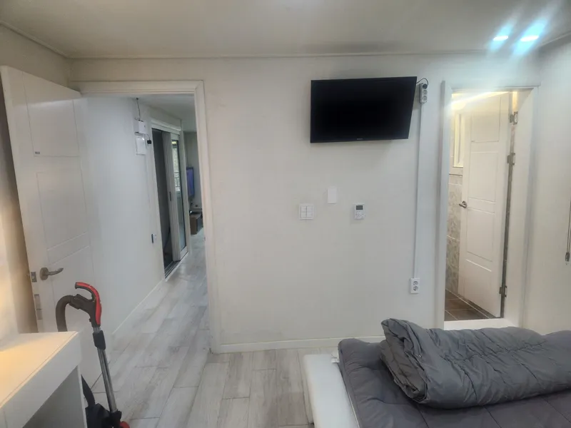 [Seo-gu, Daejeon] Ceiling fan, sun lamp, dryer, large TV, queen bed #PetFriendly 6