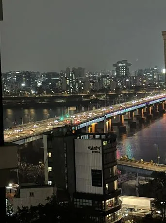 [서울 강남] 청담 로맨틱 한강뷰 3인~ 9