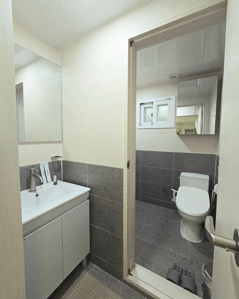 [Suwon][Suwon Paldal] Quiet and cozy accommodation within walking distance of Banghwasuryujeong 16