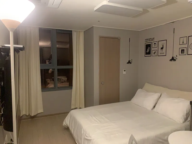 [Donghae] Room 1702 Ocean View Latex Queen Bed (2) 3