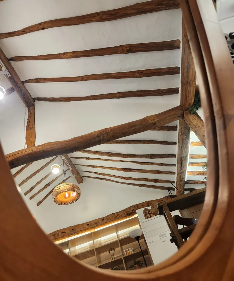 [Namhae] 141 pyeong independent Korean house with beautiful rafters, 5 minutes walk from German Village & the sea 36