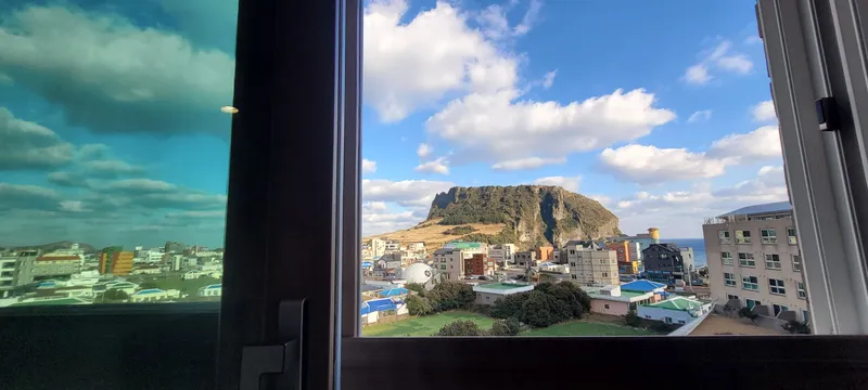 [Seongsan, Seogwipo] Spacious duplex / Panoramic view of Seongsan Ilchulbong and the sea / 2