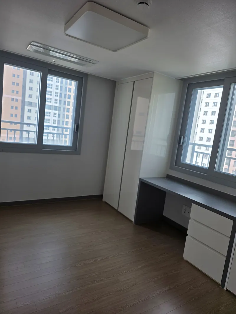 [Yeonsu, Incheon] 10-person ocean view full air conditioning 35 pyeong newly built 4-room apt 24