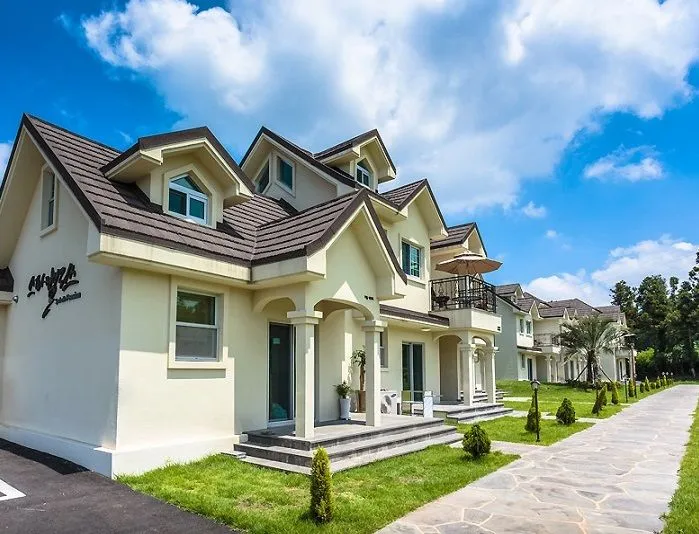 Studio in Jocheon, Jeju — 30m², sleeps 3, 1 bath