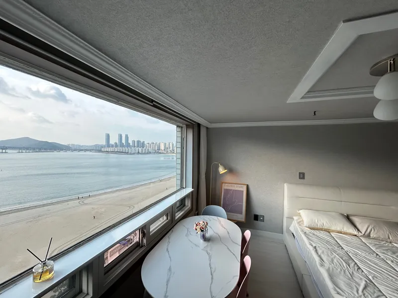 [Suyeong, Busan] Two queen beds OK, prime spot for Gwangan Bridge view/drone show OK, 1 minute walk to the beach OK 15