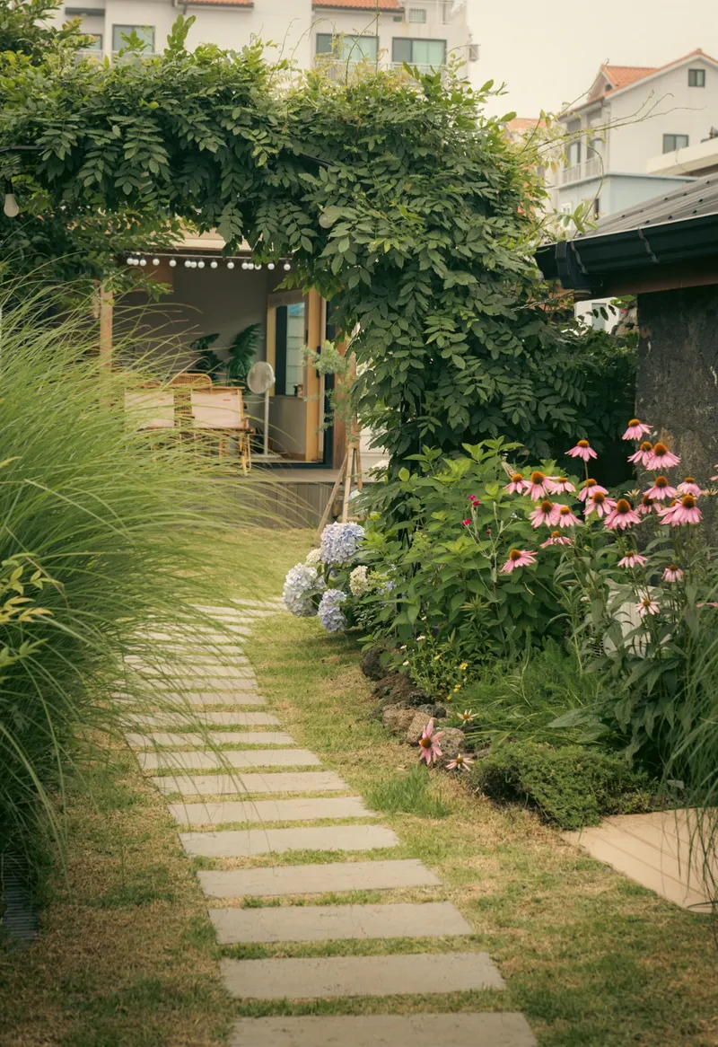 [서귀포 대정] 정원이 아름다운 프라이빗 독채 #애견동반#돌집#마당 97