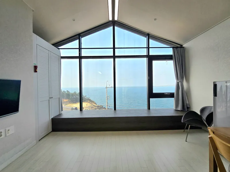 [Aewol, Jeju] Ocean view/Modern style separate two-room, terrace whirlpool spa. 3rd floor, E type 10