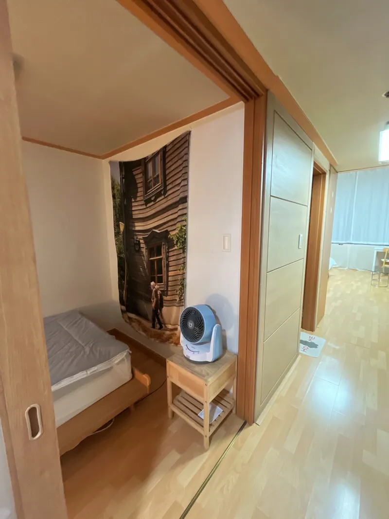 [Anyang] Pyeongchon Station Two-bed emotional queen 2 #Up to 4 people 2