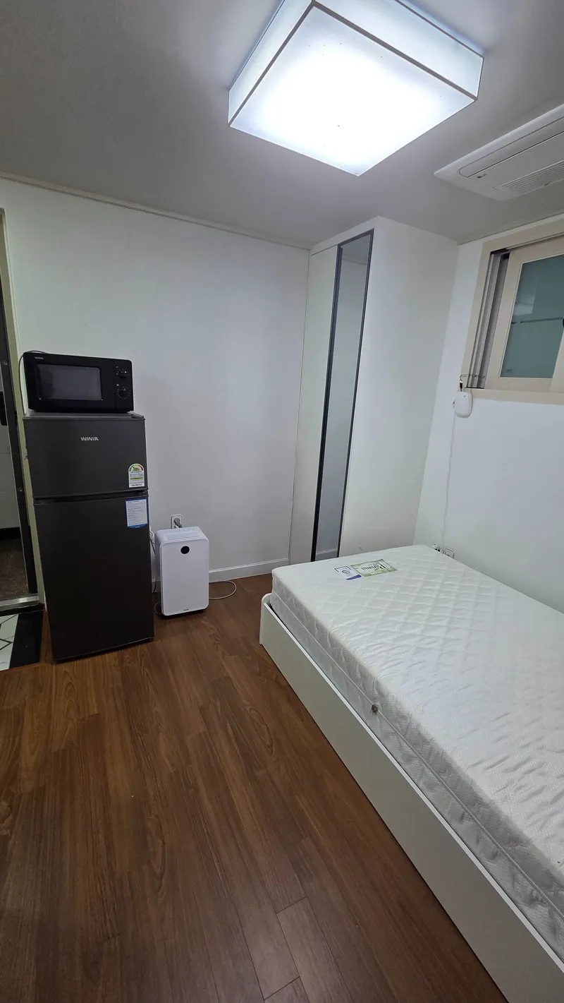 [Dongjak, Seoul] Clean and quiet one-room B03 near Jangseungbaegi Station on Line 7 3