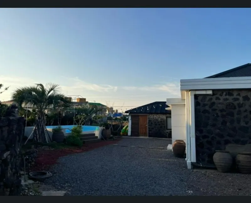 [Hallim, Jeju][Jeju Hyeopjae] Jeju Countryside Stone Wall House Hyeopjae Private Stay with Large Pool 7