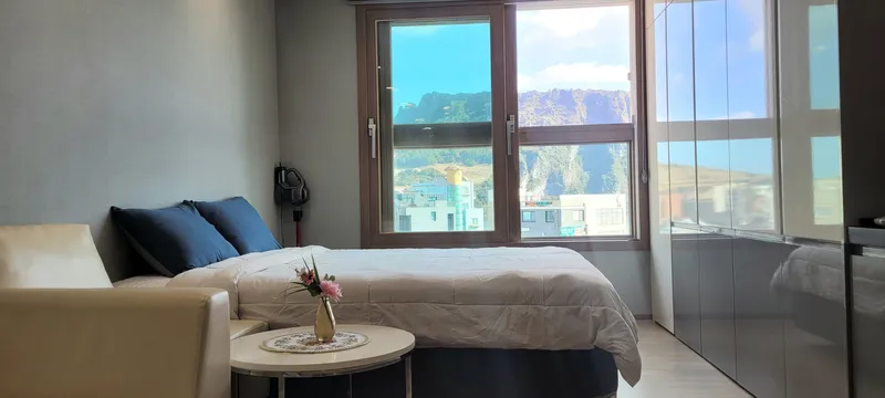 [Seongsan, Seogwipo] Spacious studio with a panoramic view of Seongsan Ilchulbong and the sea 9