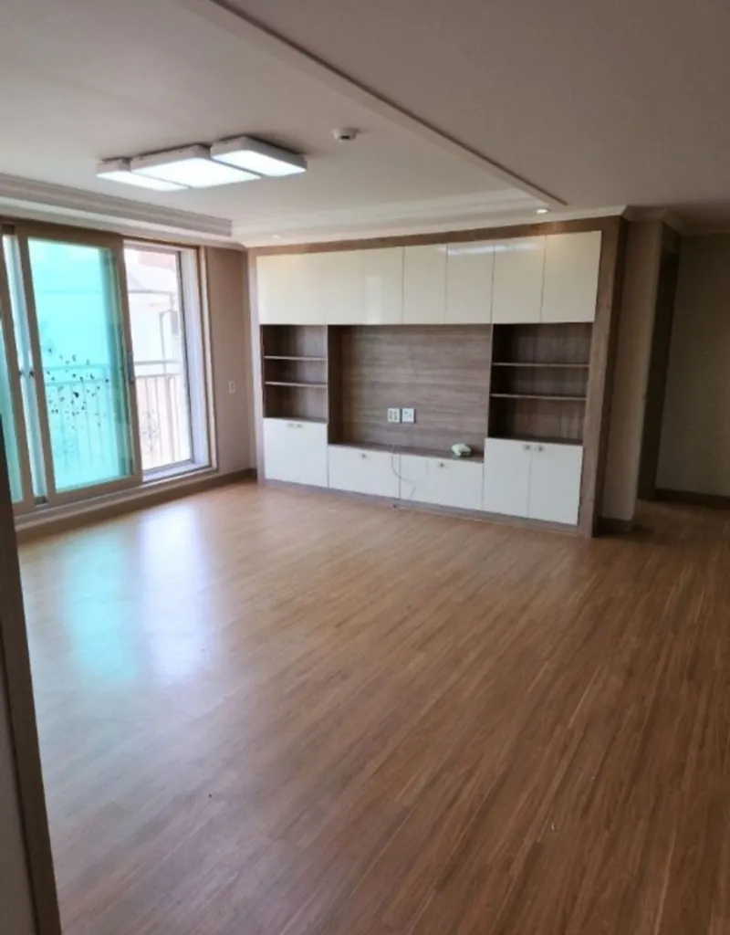 [Gunsan] Spacious and affordable accommodations 9