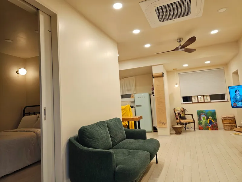 [Namwon, Seogwipo] Family room. Two-room. Private detached house located within the village. Pets allowed. Free guest access. 46