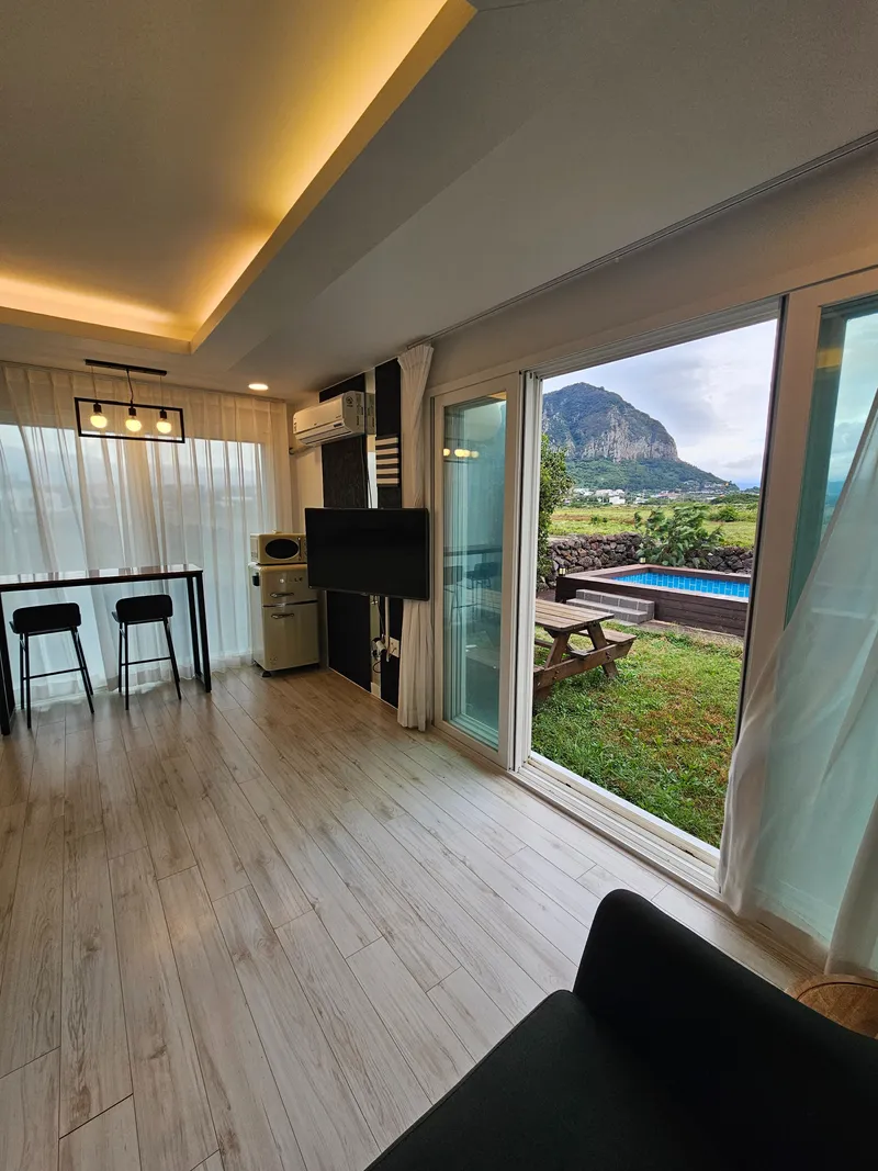 [Andeok, Seogwipo] Haemuri-dong, a two-story accommodation with a seasonal view of Sanbangsan Mountain 31